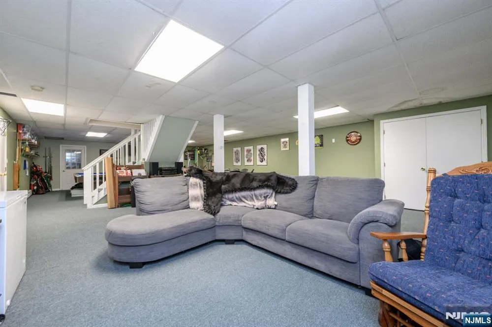 34 Highland Avenue Green, NJ 07821
