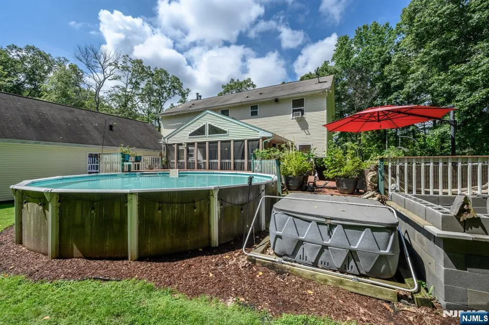 34 Highland Avenue Green, NJ 07821