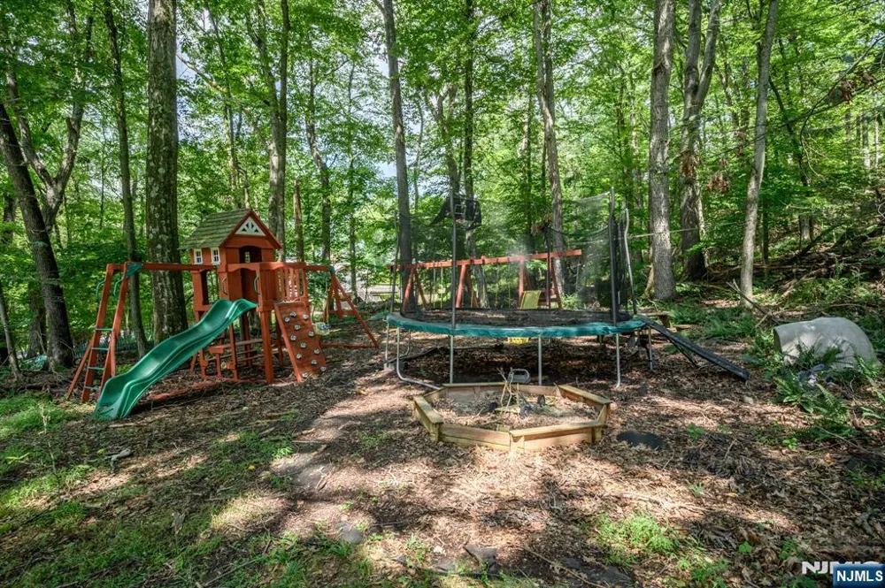 34 Highland Avenue Green, NJ 07821