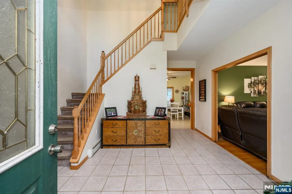 34 Highland Avenue Green, NJ 07821