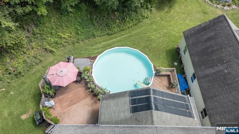 34 Highland Avenue Green, NJ 07821
