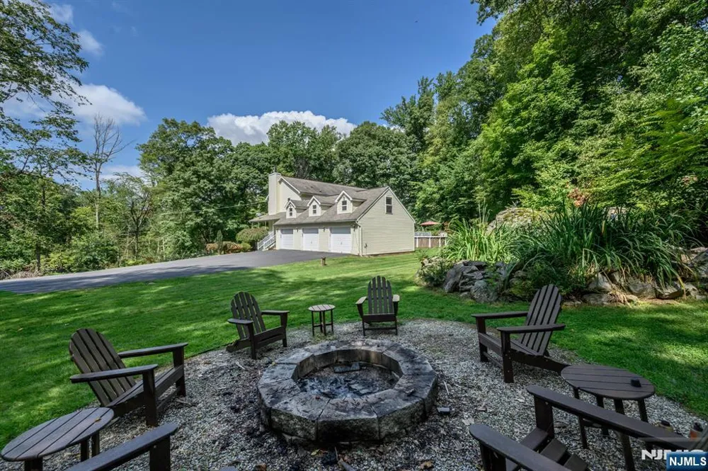 34 Highland Avenue Green, NJ 07821