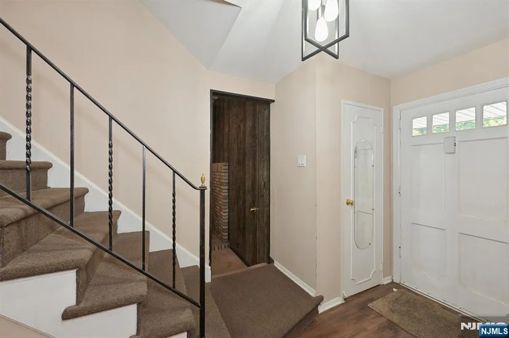 91 Legion Place Hillsdale, NJ 07642