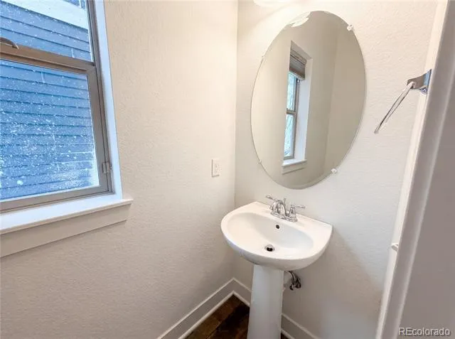 11466 E 27th Avenue Denver, CO 80238