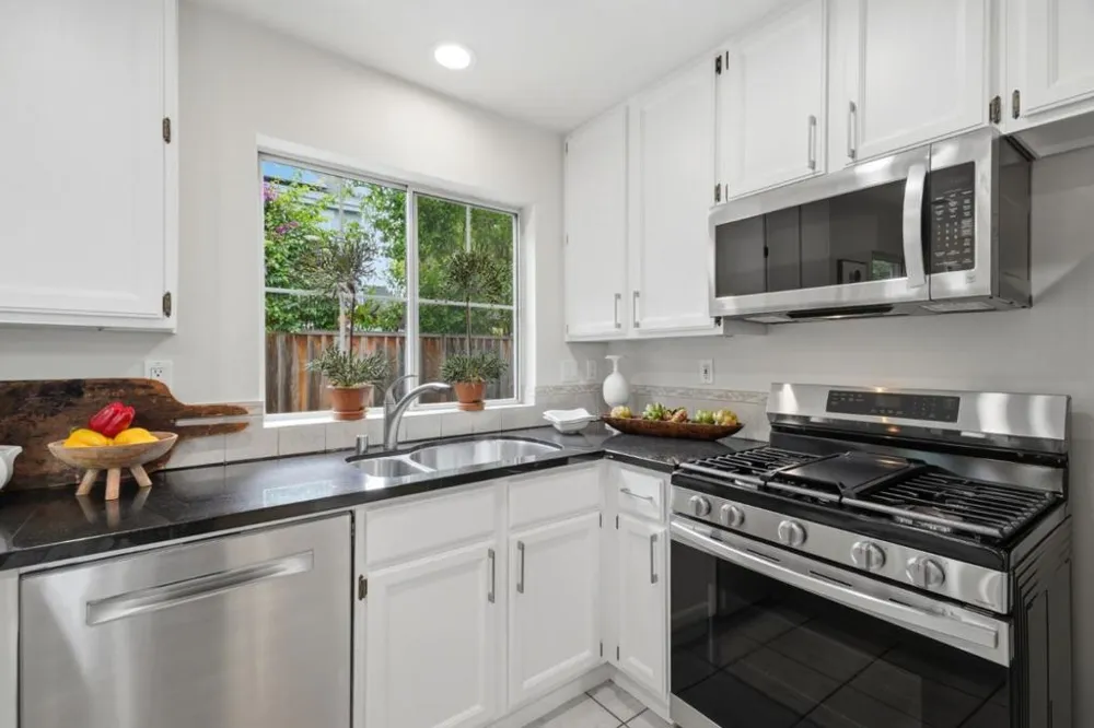 386 Pismo Terrace Sunnyvale, CA 94086