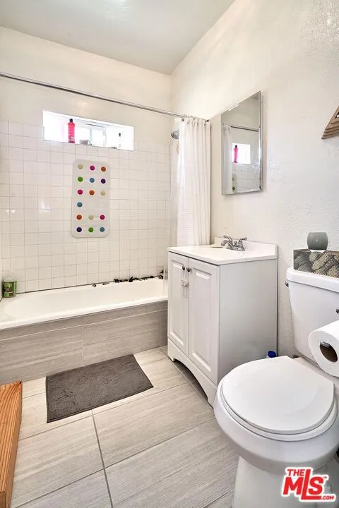 3703 Council Street #3705 Los Angeles, CA 90004