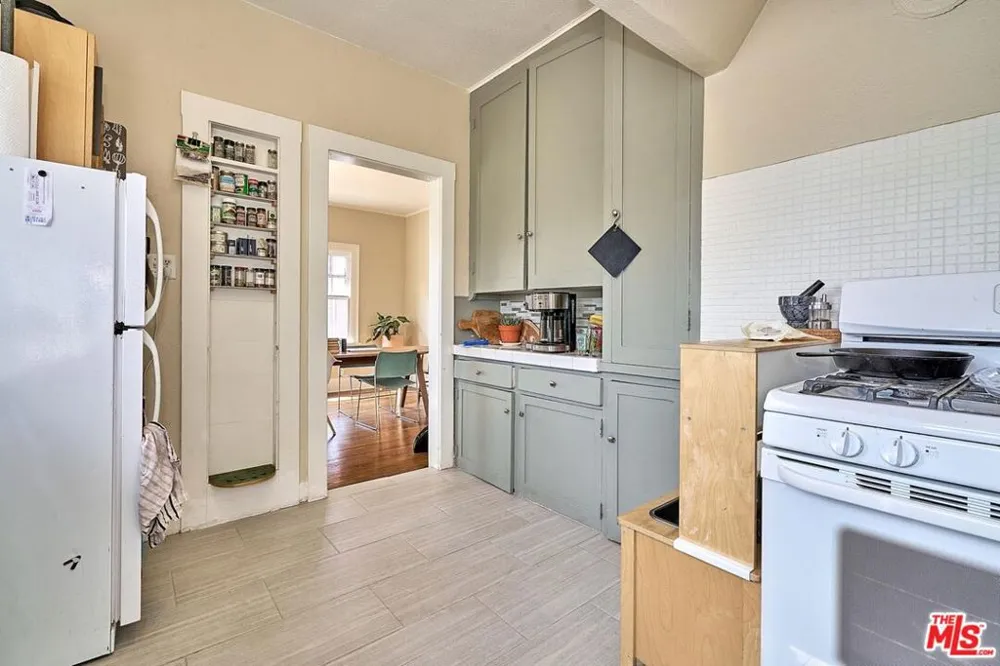 3703 Council Street #3705 Los Angeles, CA 90004