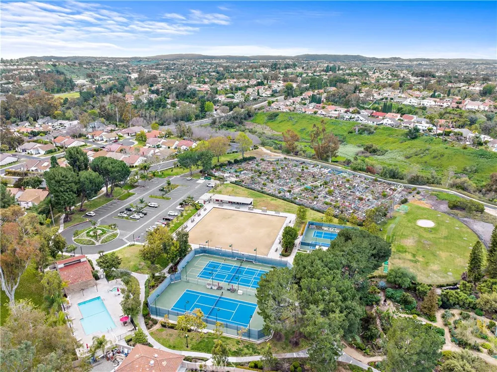 23822 VILLENA Mission Viejo, CA 92692
