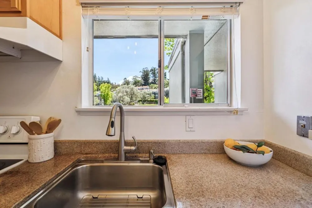 4004 Farm Hill Boulevard #303 Redwood City, CA 94061