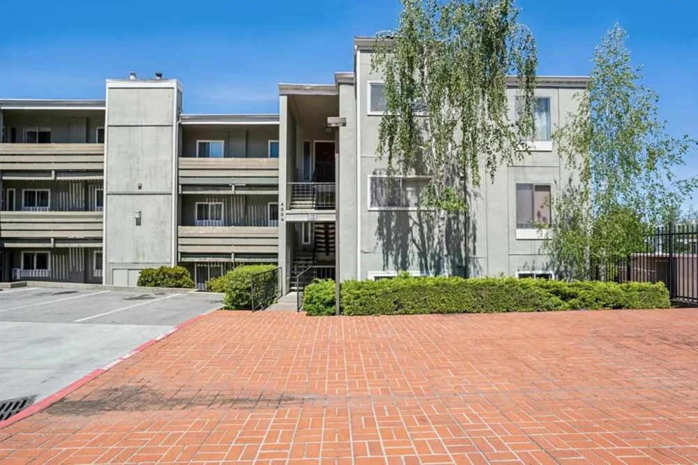4004 Farm Hill Boulevard #303 Redwood City, CA 94061
