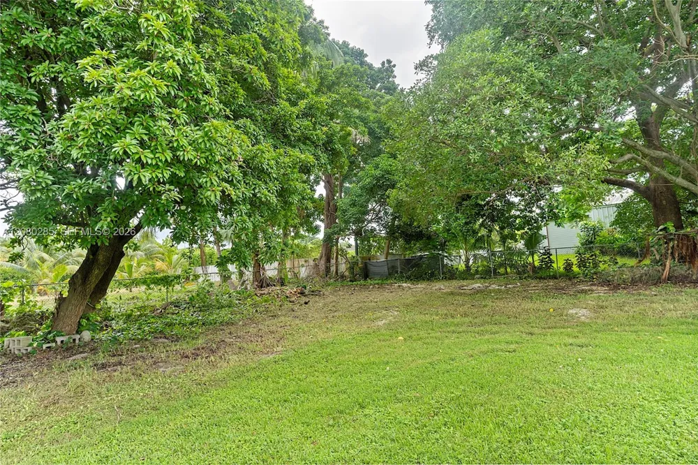 381 SW 127th Ave Miami, FL 33184