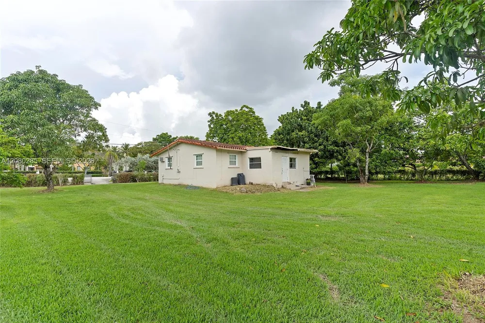 381 SW 127th Ave Miami, FL 33184
