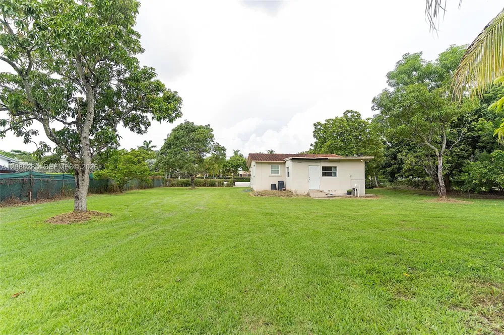 381 SW 127th Ave Miami, FL 33184