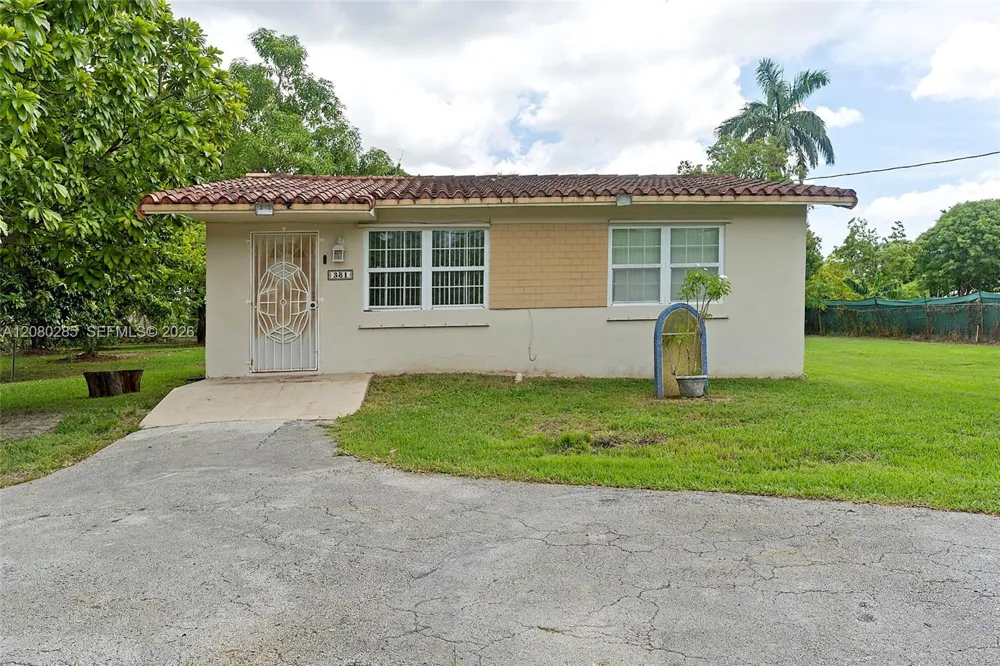 381 SW 127th Ave Miami, FL 33184