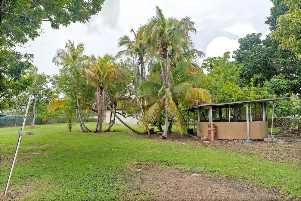 381 SW 127th Ave Miami, FL 33184