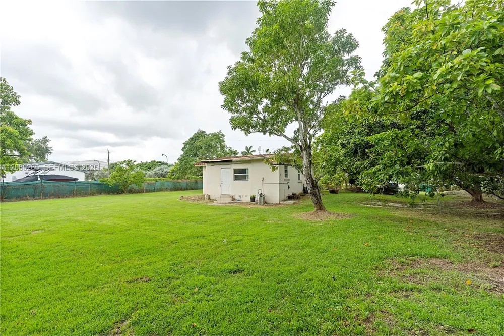381 SW 127th Ave Miami, FL 33184