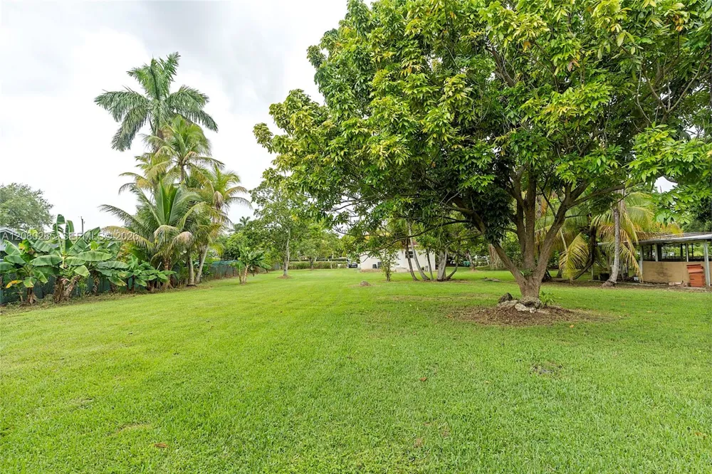 381 SW 127th Ave Miami, FL 33184