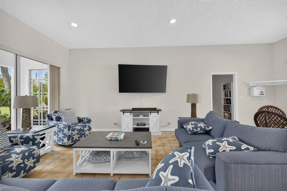 803 SE CENTRAL PARKWAY #9 Stuart, FL 34994
