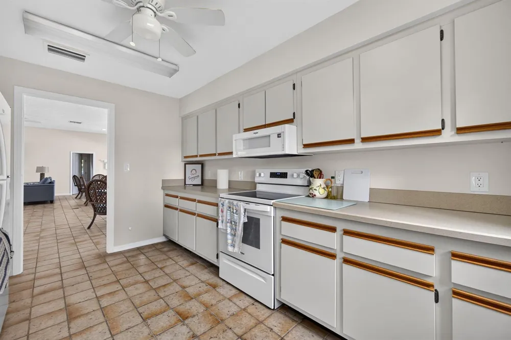803 SE CENTRAL PARKWAY #9 Stuart, FL 34994