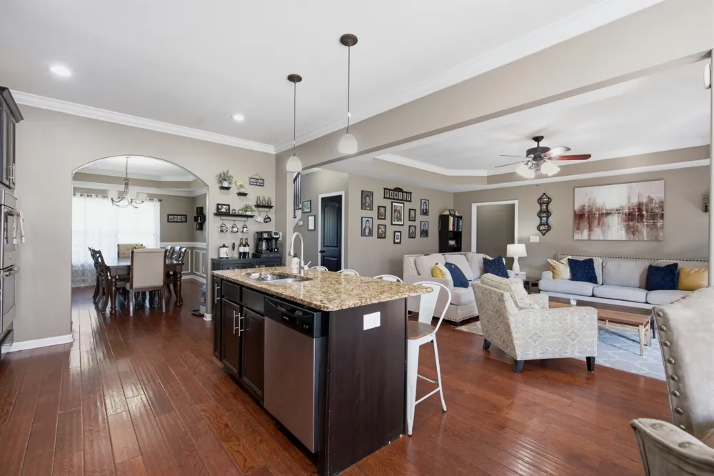 615 Glenstone Springs Dr Clarksville, TN 37043