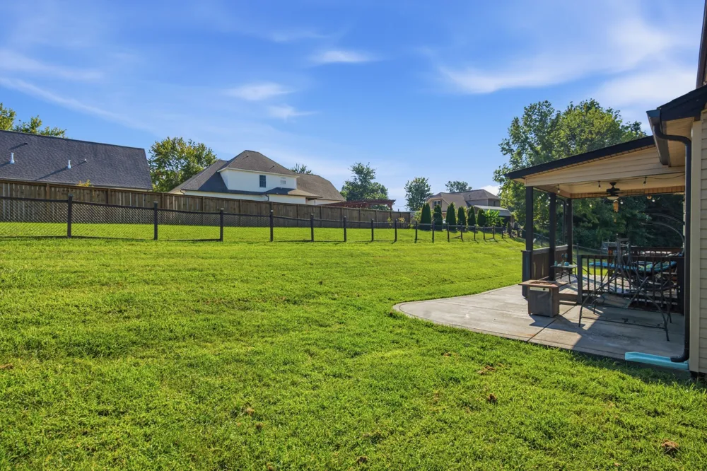 615 Glenstone Springs Dr Clarksville, TN 37043