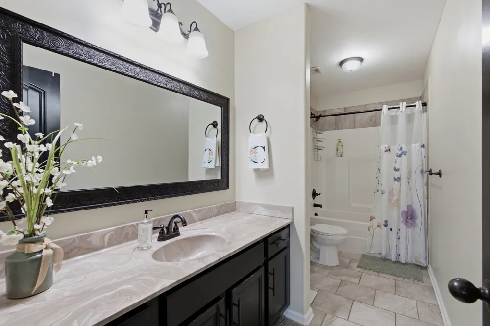 615 Glenstone Springs Dr Clarksville, TN 37043