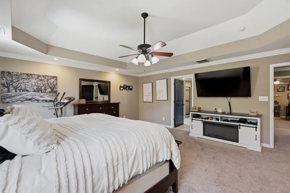 615 Glenstone Springs Dr Clarksville, TN 37043