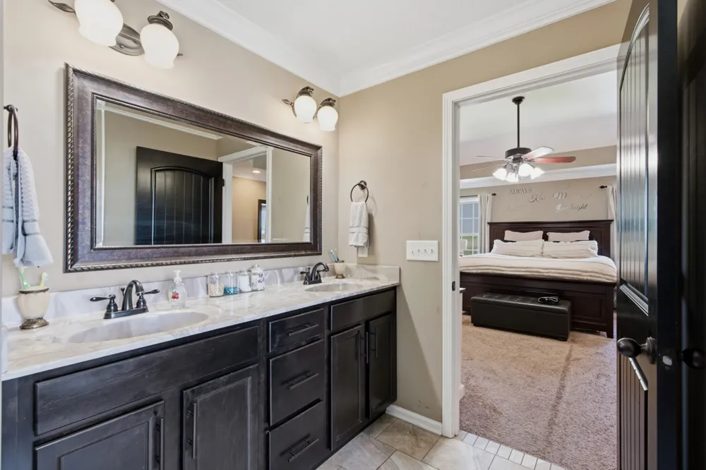 615 Glenstone Springs Dr Clarksville, TN 37043