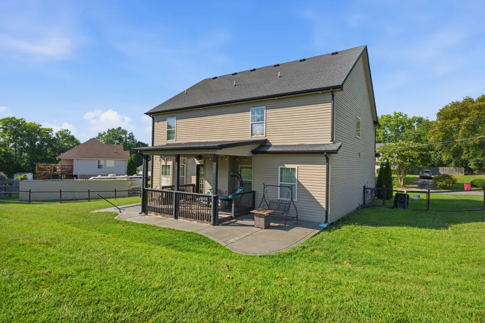 615 Glenstone Springs Dr Clarksville, TN 37043