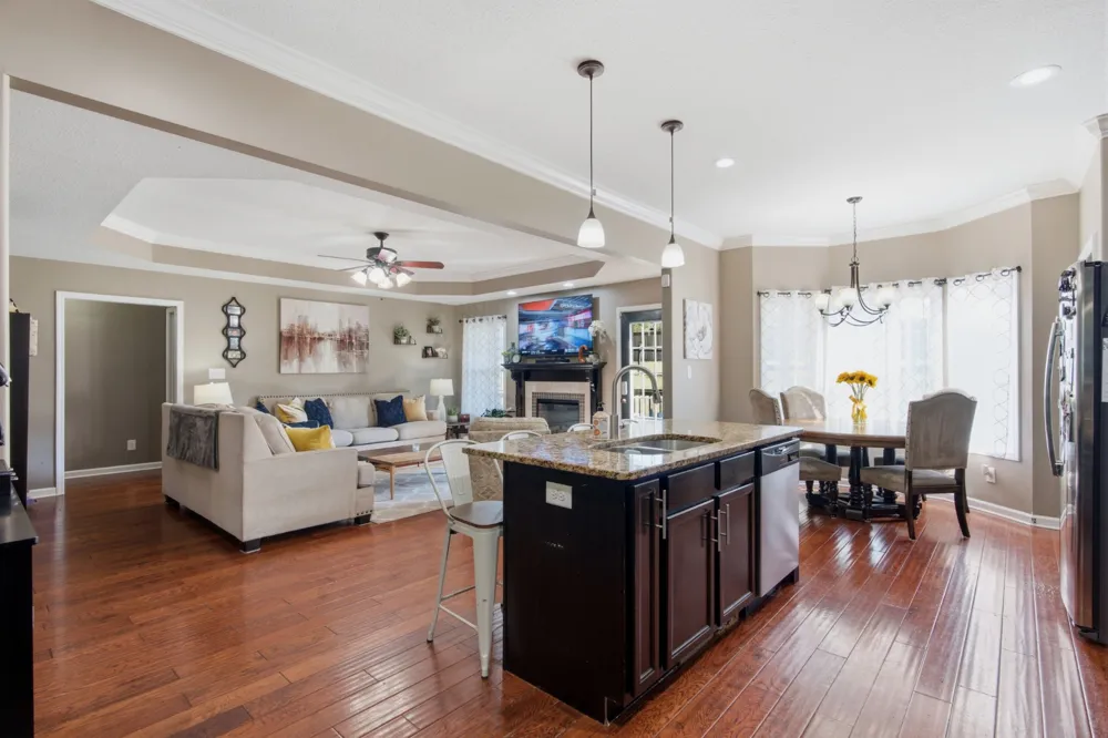 615 Glenstone Springs Dr Clarksville, TN 37043