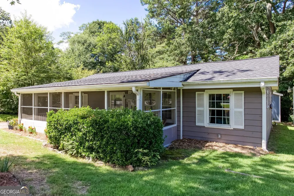 2880 Hall DR SE Smyrna, GA 30082