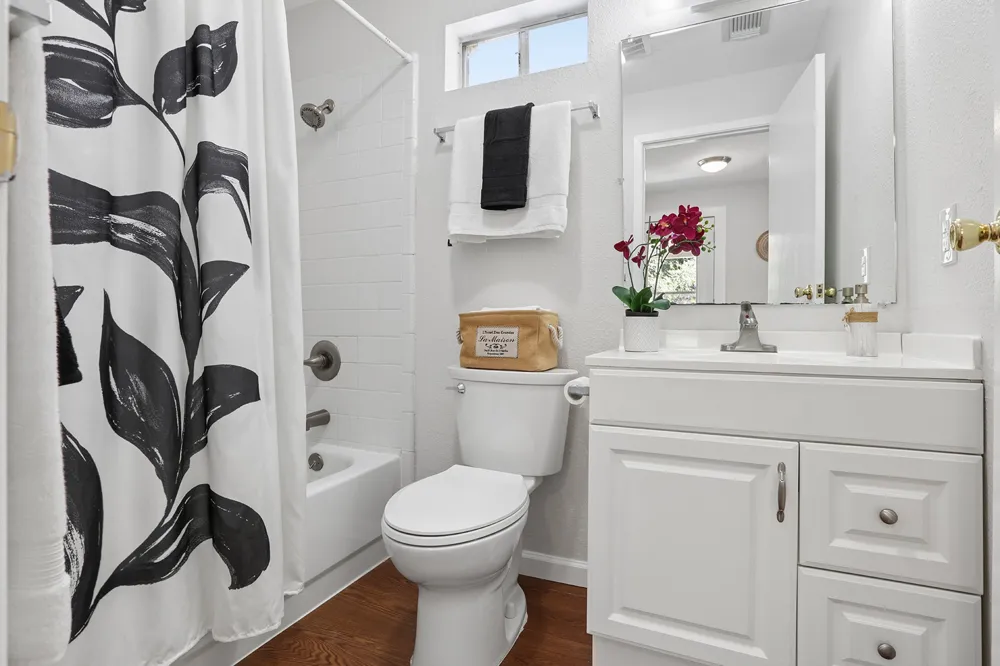 1702 Willow Street Austin, TX 78702
