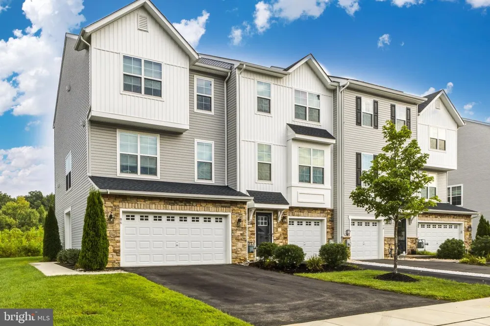 86 AVIARY ROAD West Deptford, NJ 08086