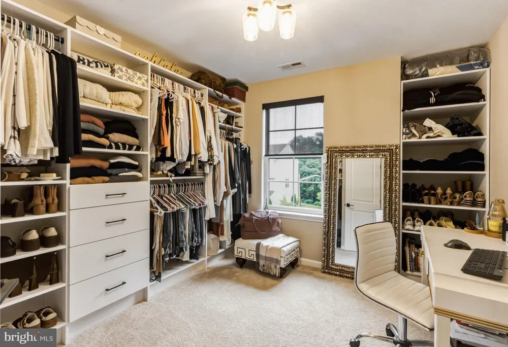 86 AVIARY ROAD West Deptford, NJ 08086