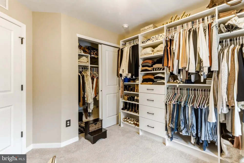 86 AVIARY ROAD West Deptford, NJ 08086