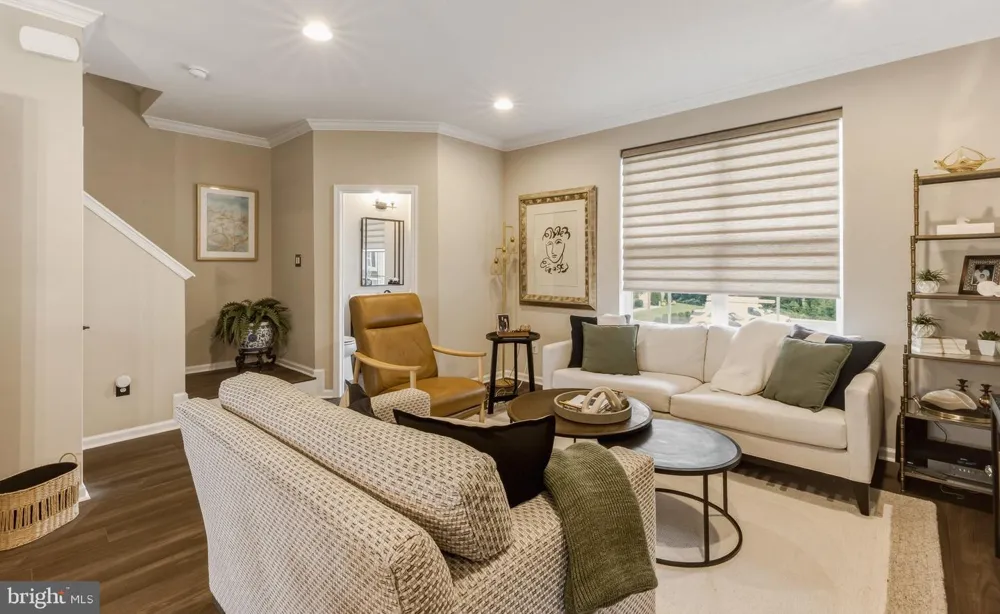 86 AVIARY ROAD West Deptford, NJ 08086