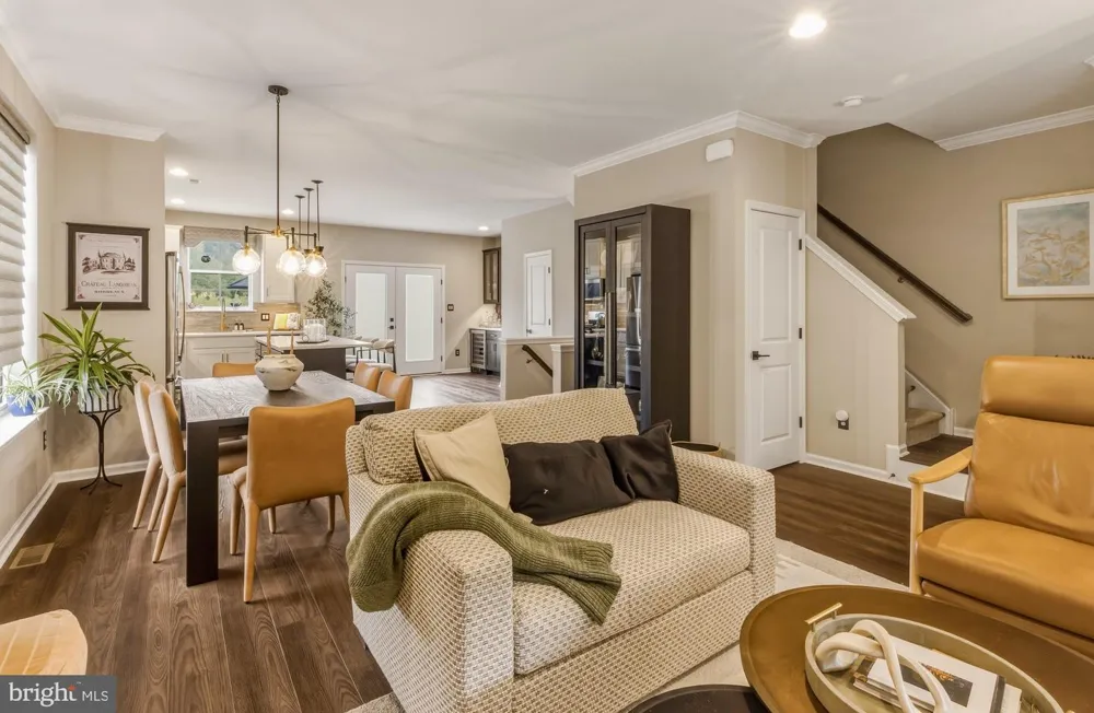 86 AVIARY ROAD West Deptford, NJ 08086