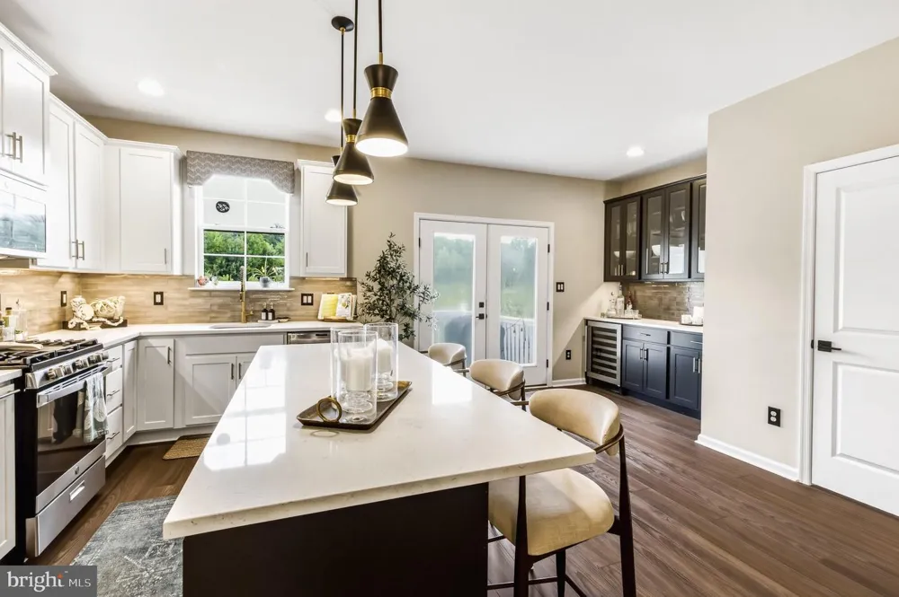 86 AVIARY ROAD West Deptford, NJ 08086