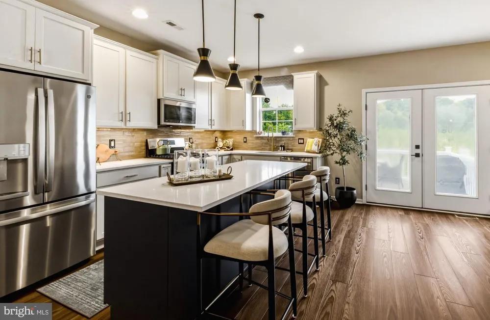 86 AVIARY ROAD West Deptford, NJ 08086