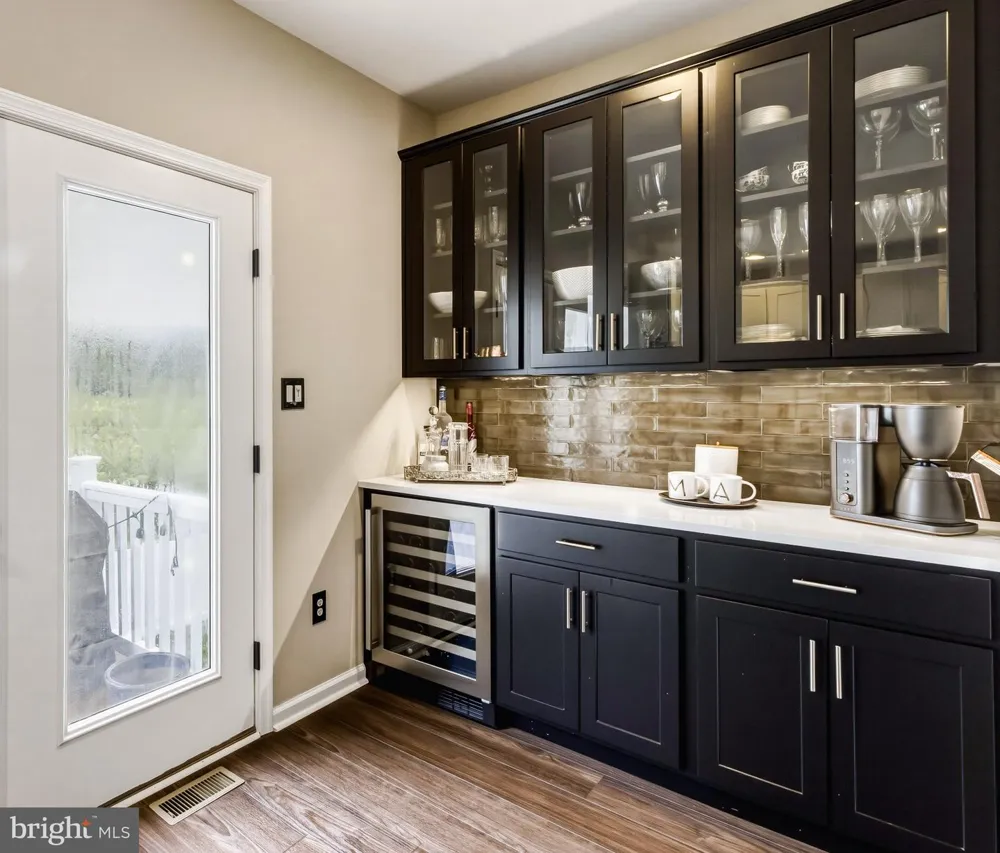 86 AVIARY ROAD West Deptford, NJ 08086