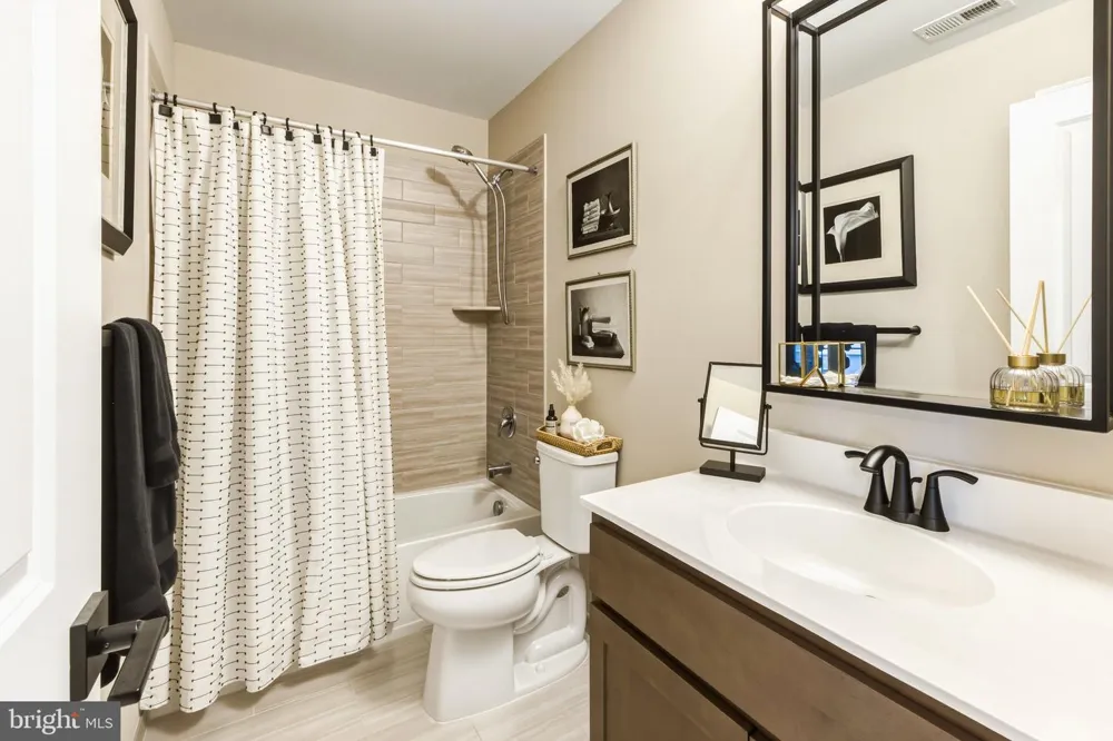 86 AVIARY ROAD West Deptford, NJ 08086