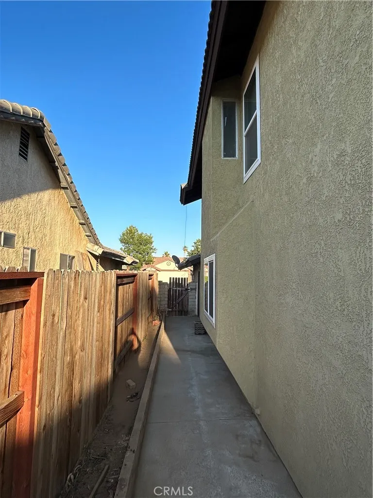 23713 Mark Twain Moreno Valley, CA 92557