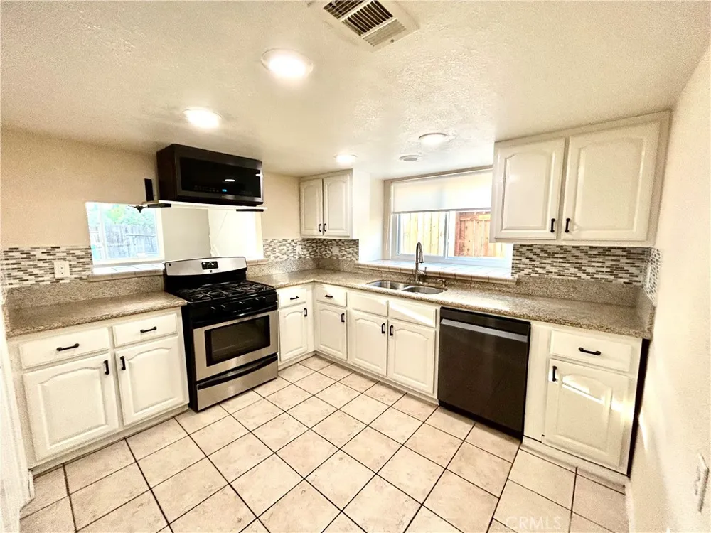 23713 Mark Twain Moreno Valley, CA 92557