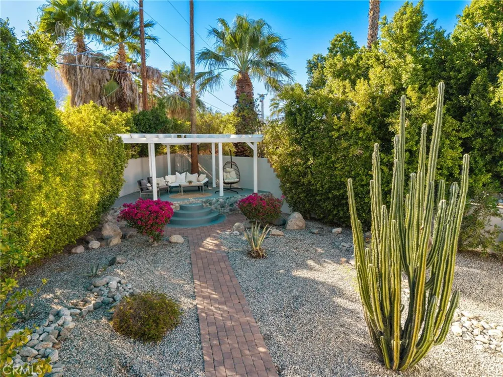 2553 Cardillo Avenue Palm Springs, CA 92262