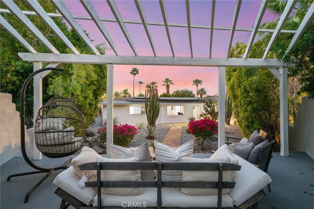 2553 Cardillo Avenue Palm Springs, CA 92262