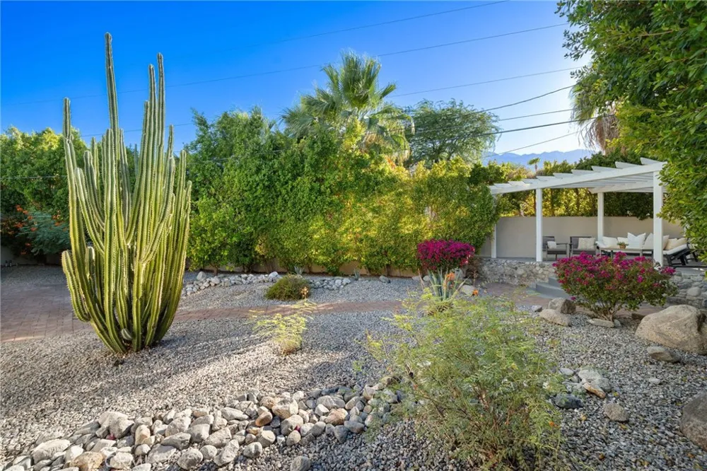 2553 Cardillo Avenue Palm Springs, CA 92262