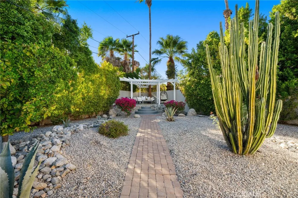 2553 Cardillo Avenue Palm Springs, CA 92262