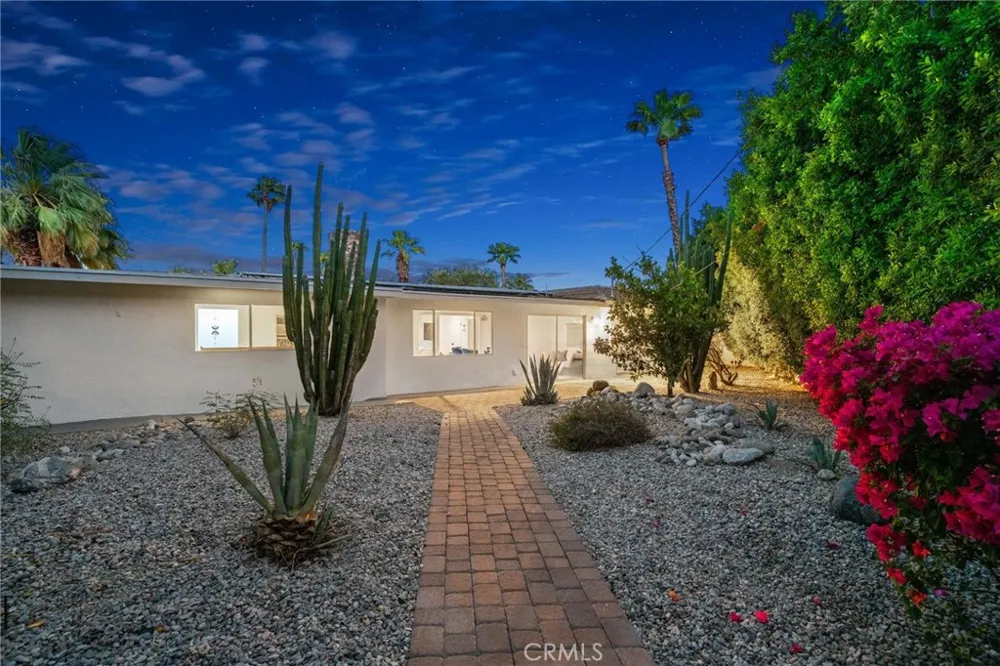 2553 Cardillo Avenue Palm Springs, CA 92262