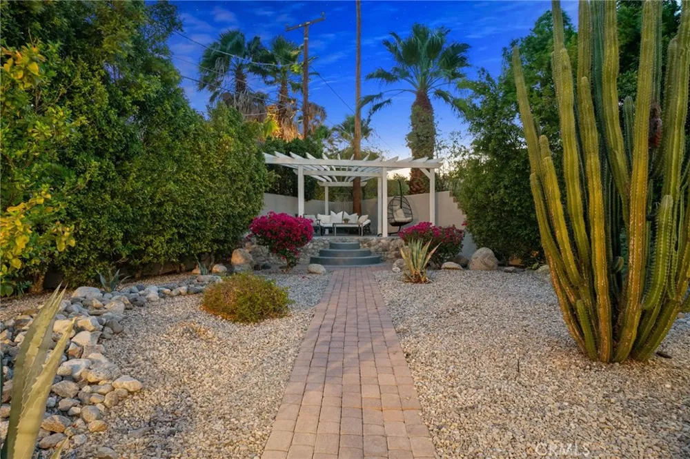 2553 Cardillo Avenue Palm Springs, CA 92262