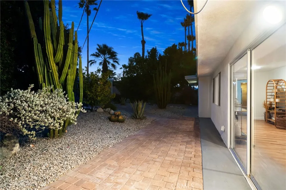 2553 Cardillo Avenue Palm Springs, CA 92262